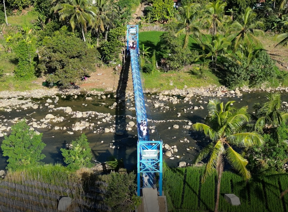 Jembatan modular Sasaka dalam proses fabrikasi dan instalasi